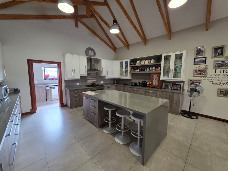 4 Bedroom Property for Sale in Heron Banks Golf Estate Free State